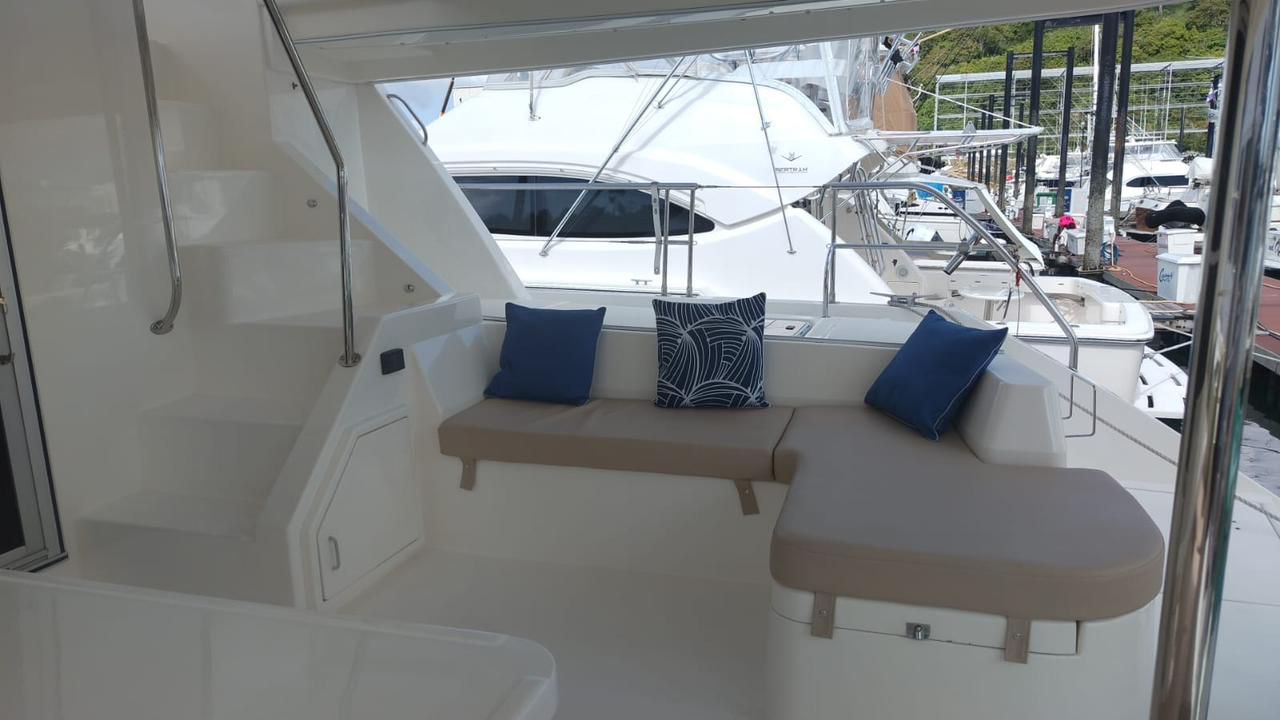 Catamarán 51'