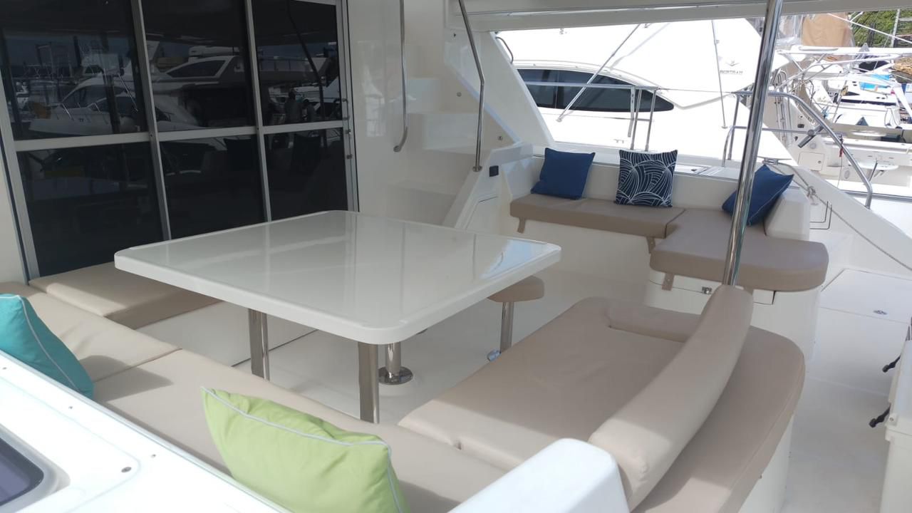Catamarán 51'