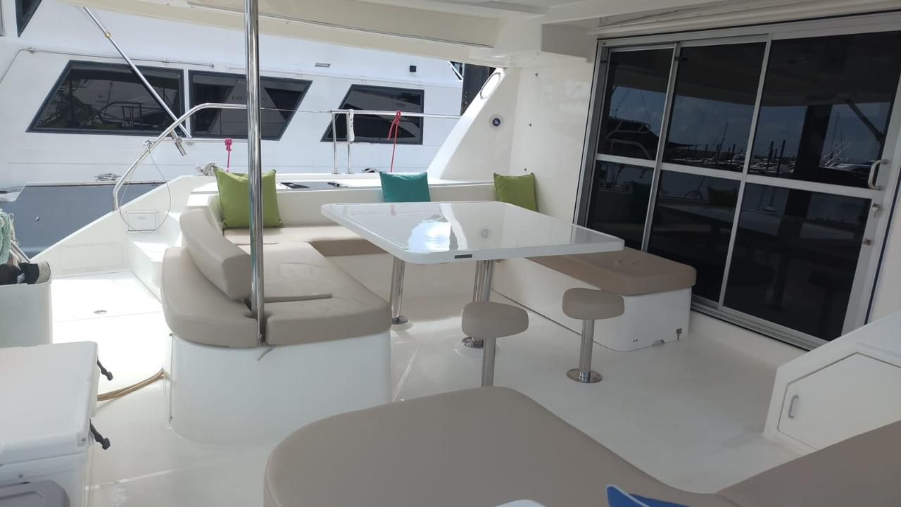 Catamarán 51'