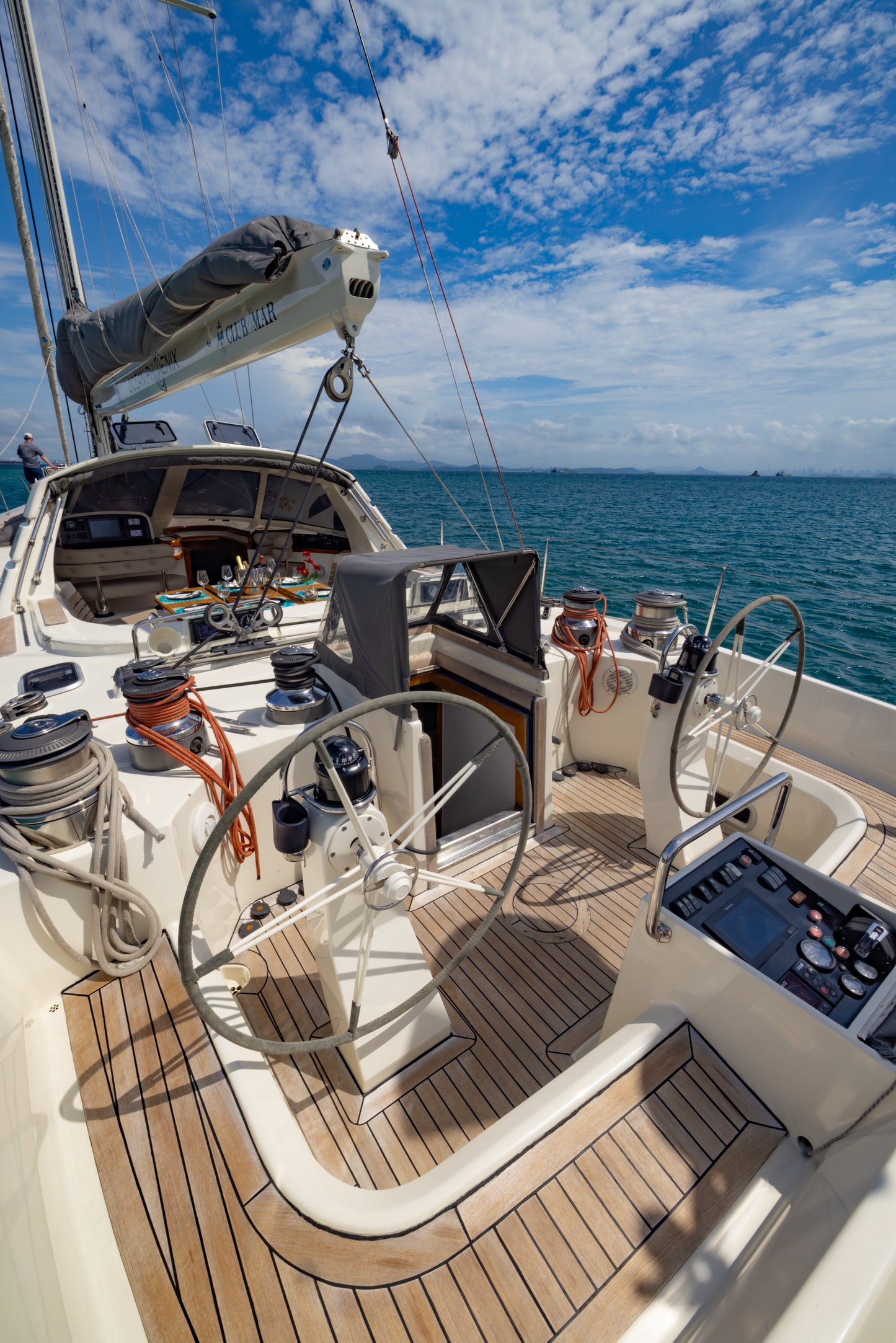 Velero de Lujo 80'