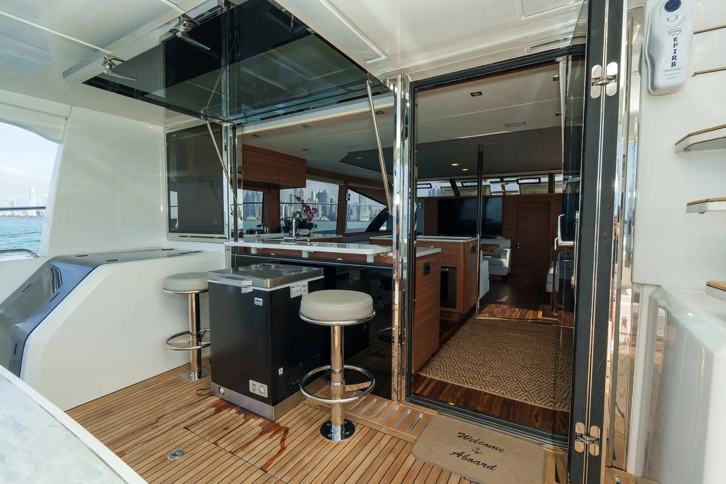 Catamarán 54' Aquila