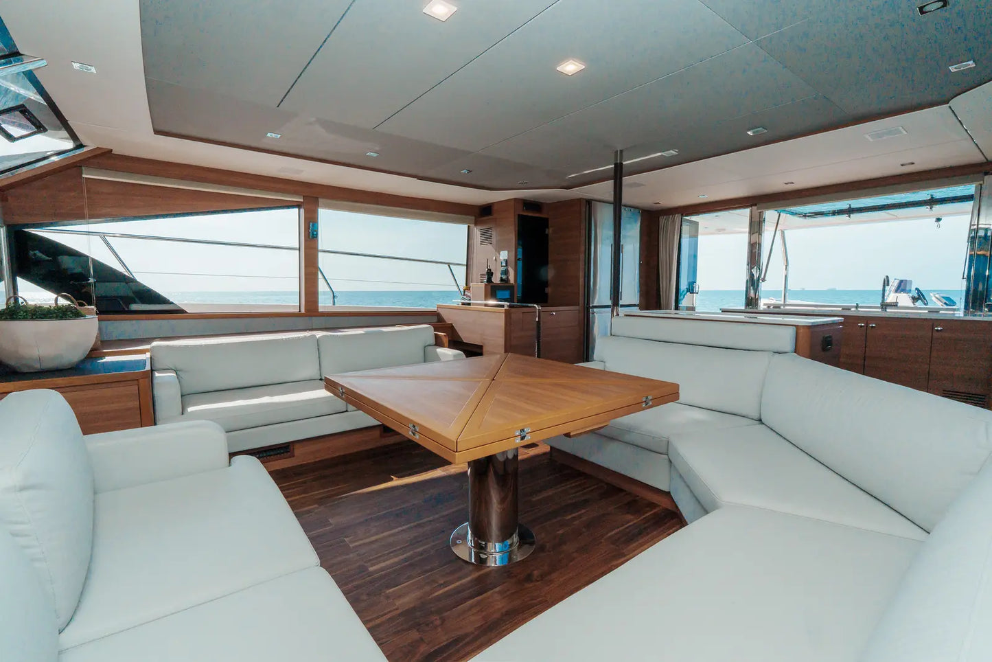 Catamarán 54' Aquila