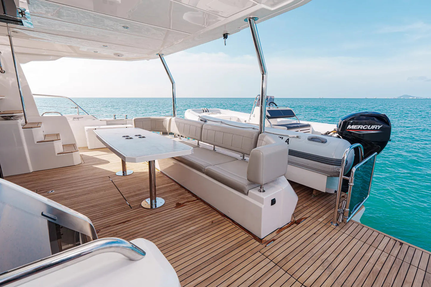 Catamarán 54' Aquila