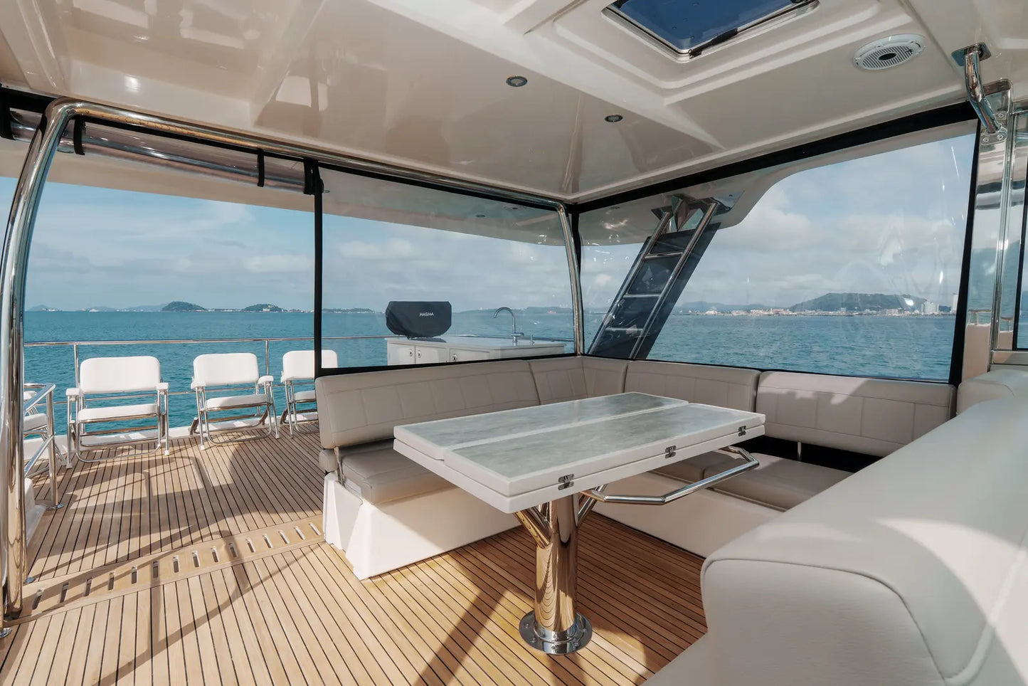 Catamarán 54' Aquila