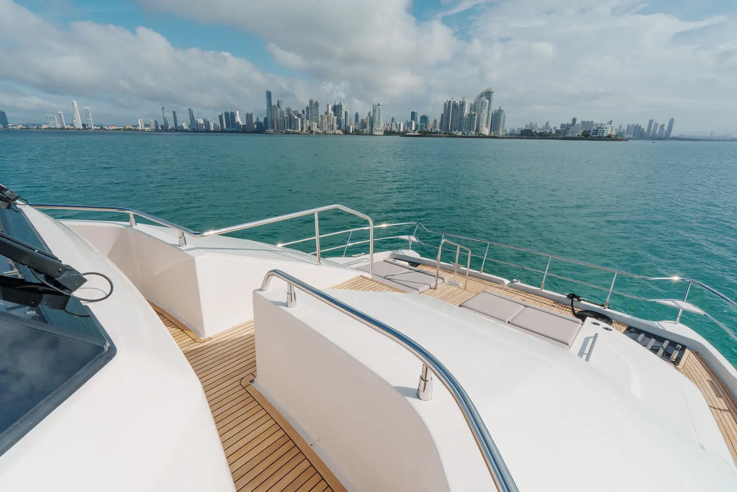 Catamarán 54' Aquila