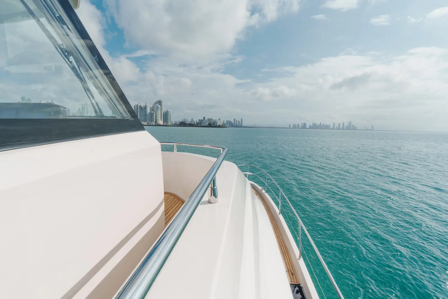 Catamarán 54' Aquila