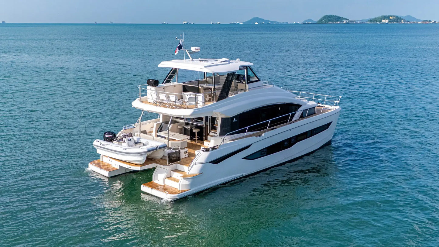 Catamarán 54' Aquila