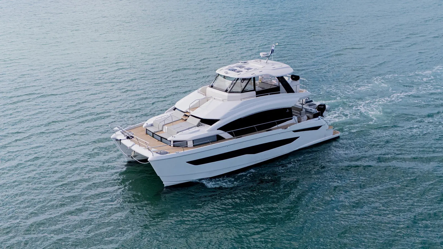 Catamarán 54' Aquila
