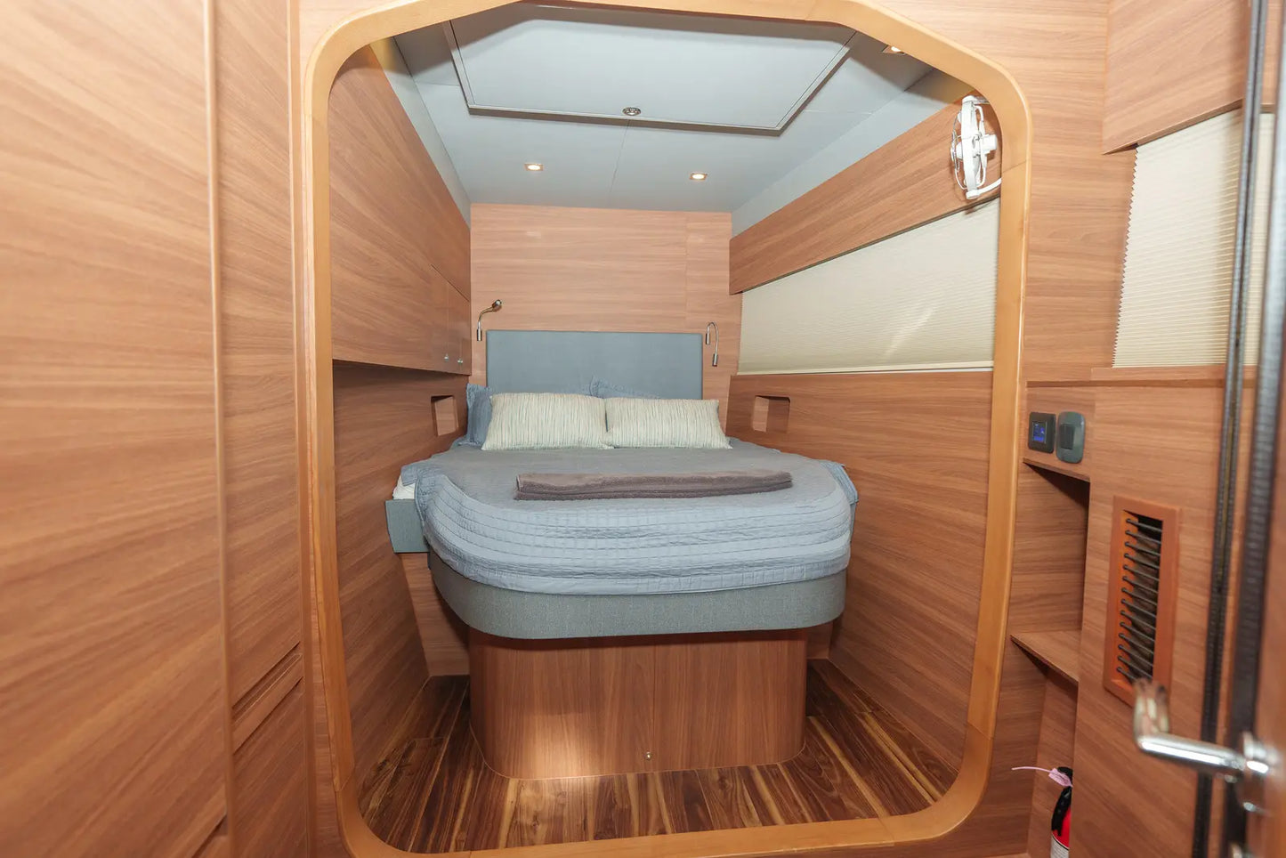 Catamarán 54' Aquila