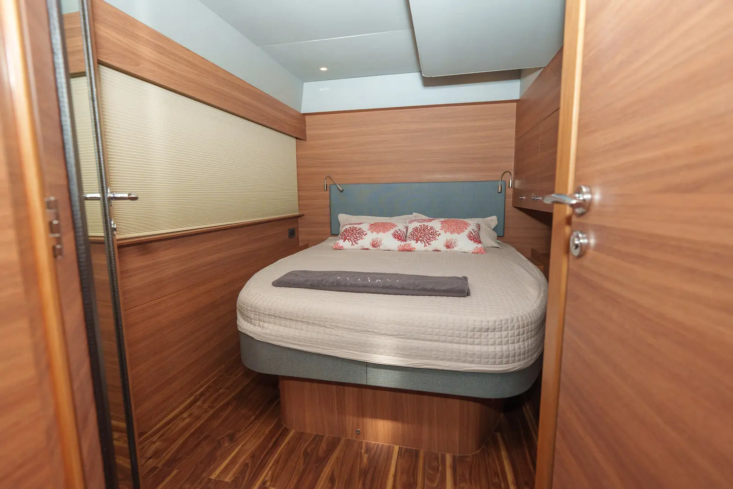 Catamarán 54' Aquila