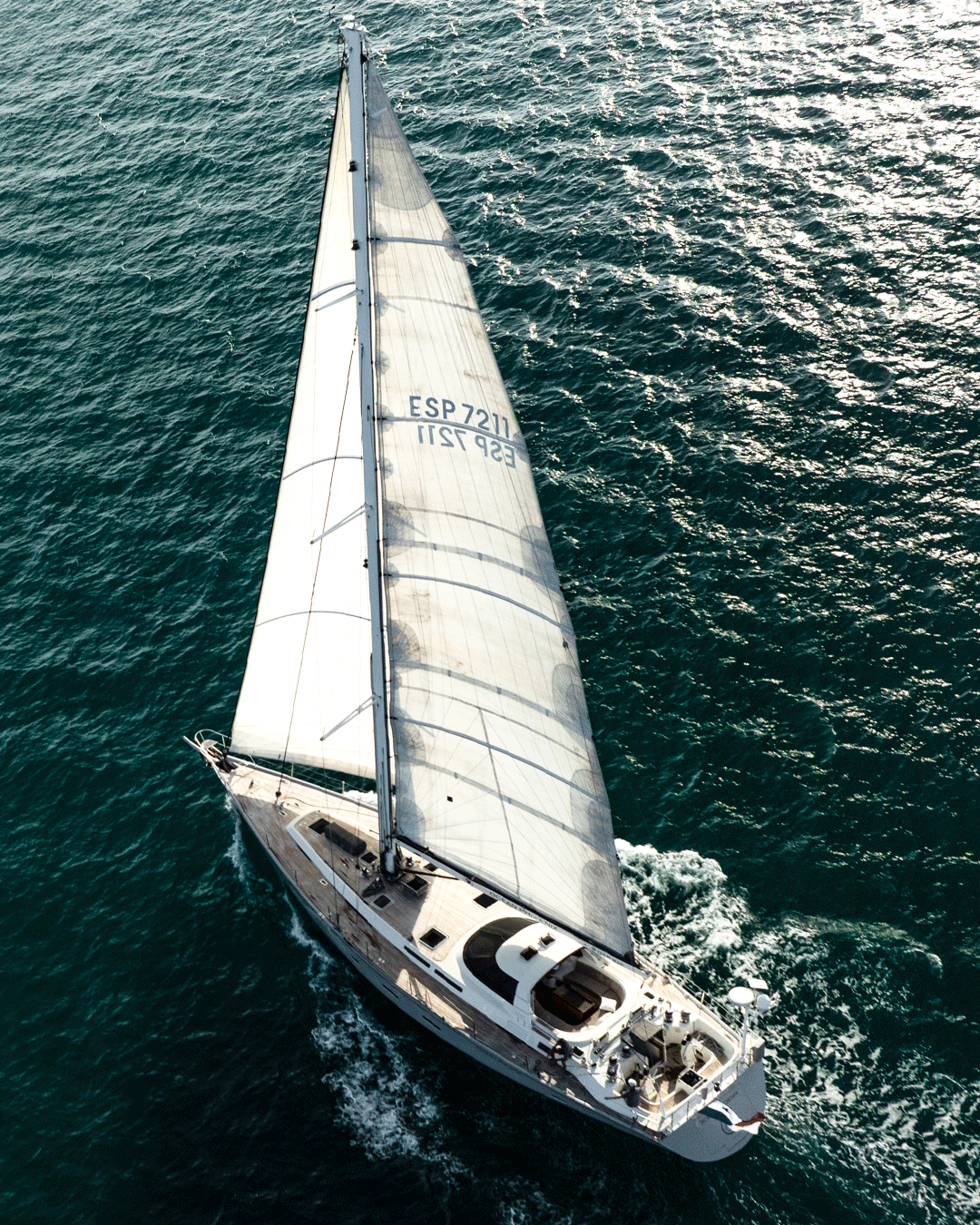 Velero de Lujo 80'