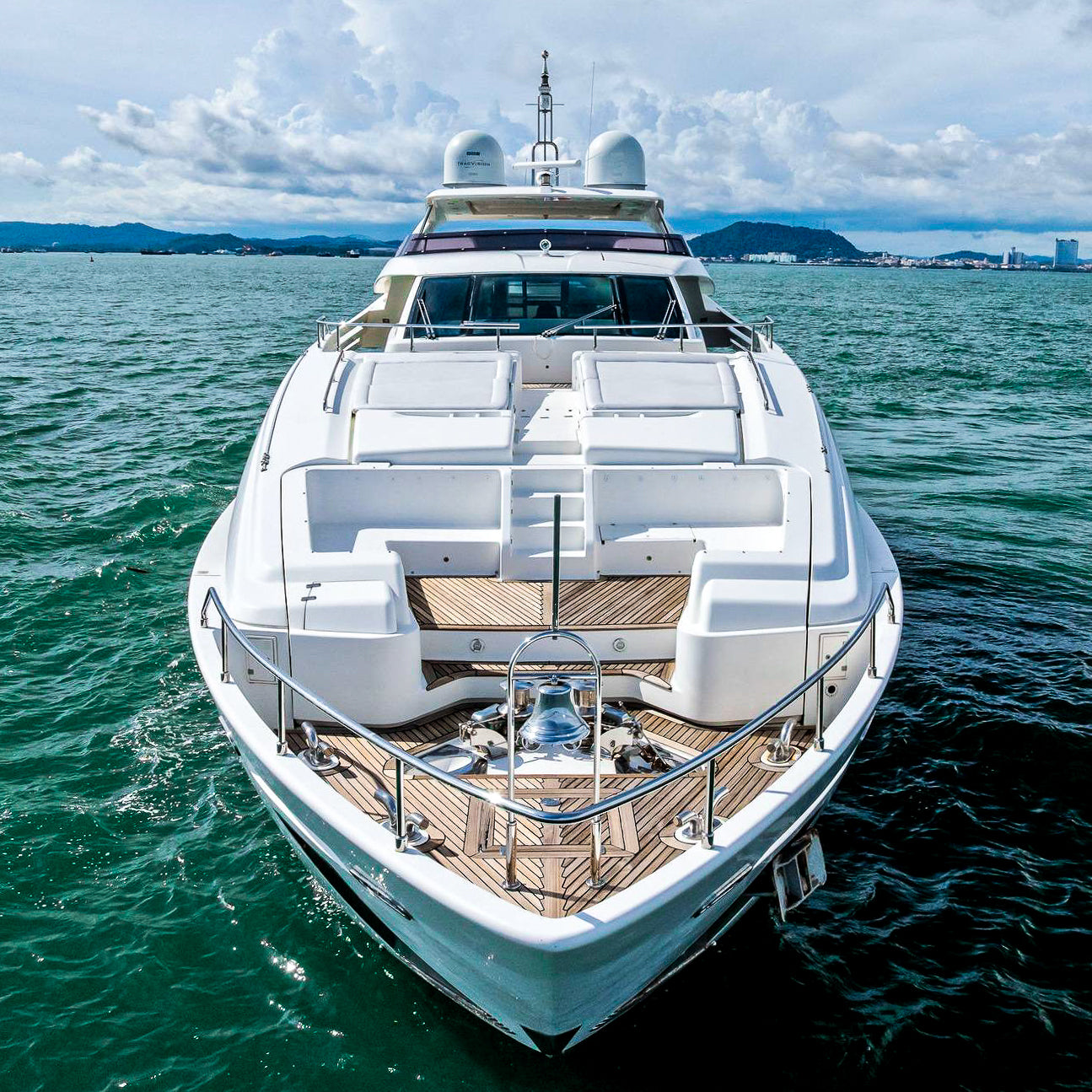 Yate de Lujo 100' Ferretti