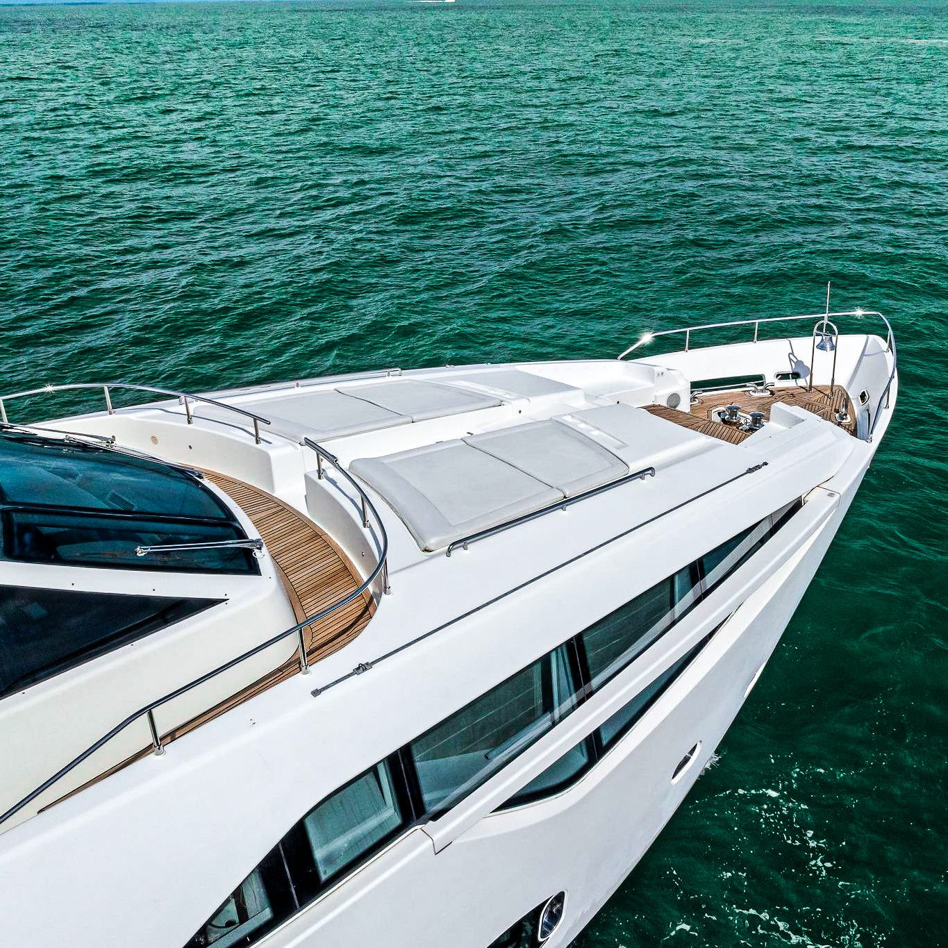 Yate de Lujo 100' Ferretti