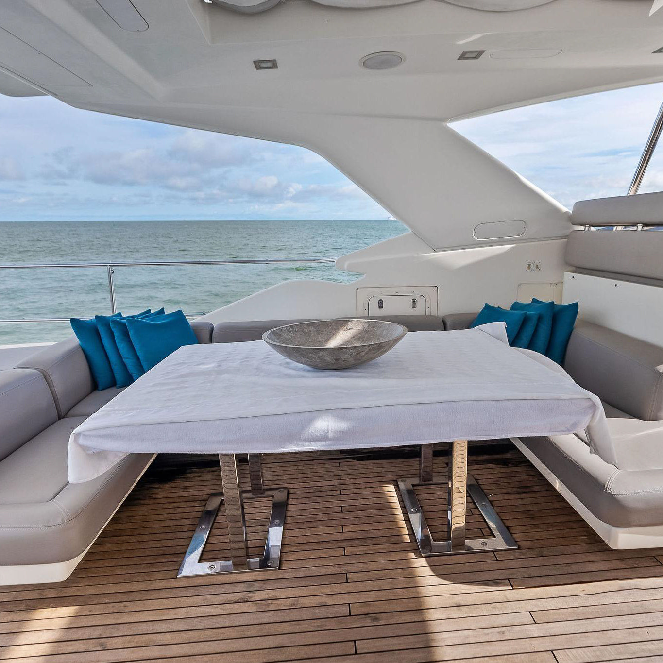 Yate de Lujo 100' Ferretti