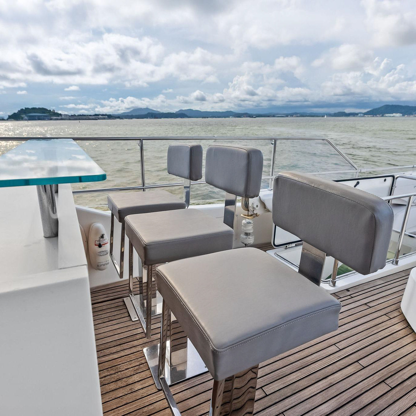 Yate de Lujo 100' Ferretti