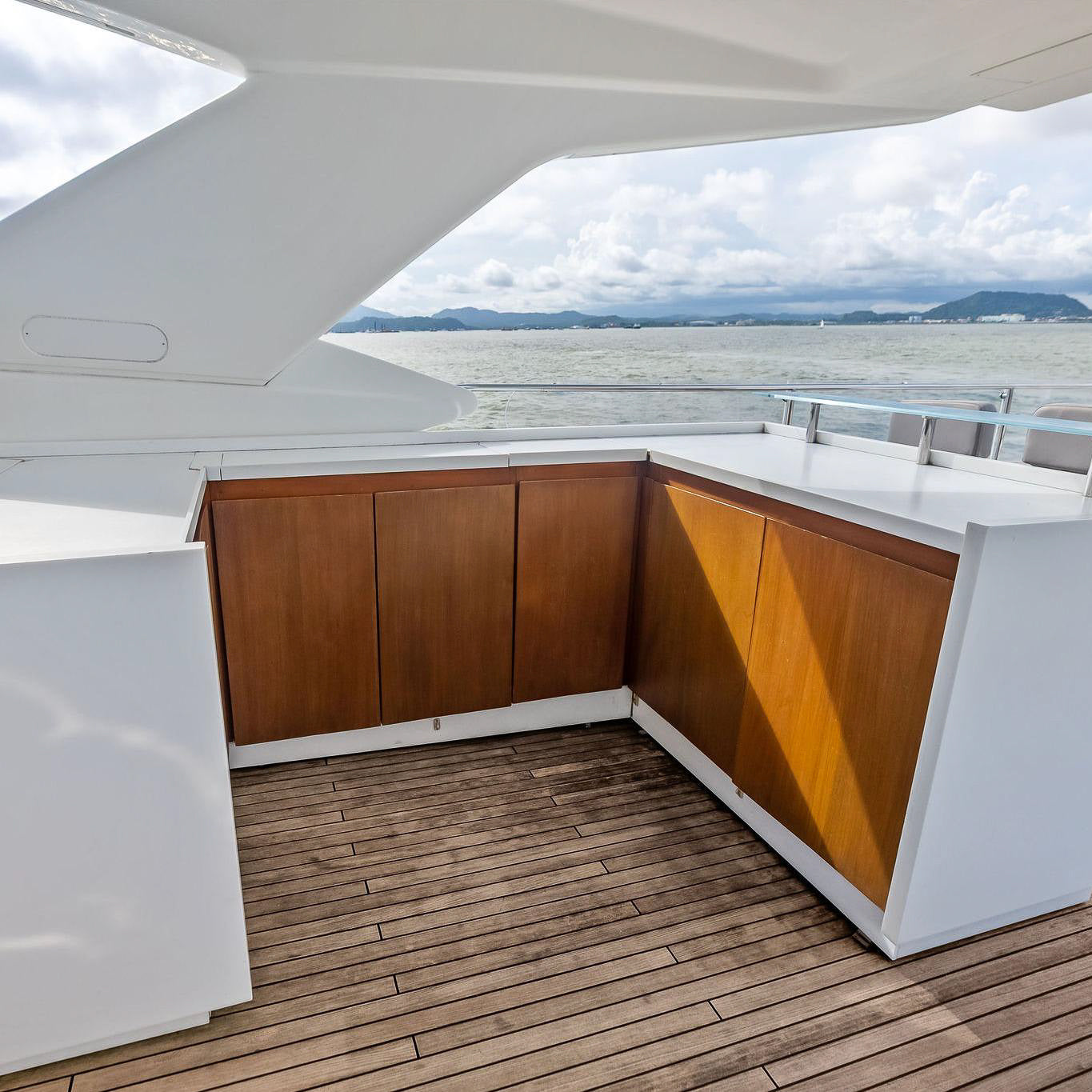 Yate de Lujo 100' Ferretti