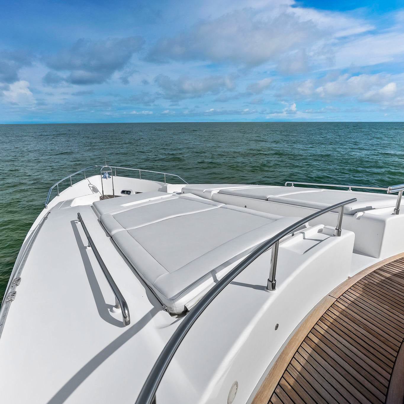 Yate de Lujo 100' Ferretti