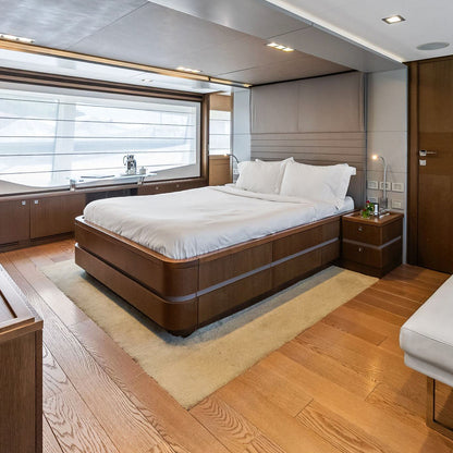 Yate de Lujo 100' Ferretti
