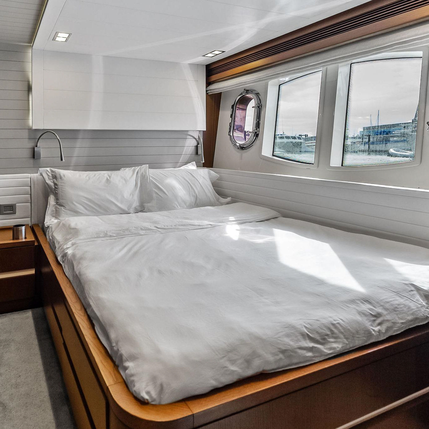 Yate de Lujo 100' Ferretti