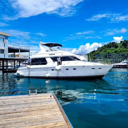 Carver 54' Yacht