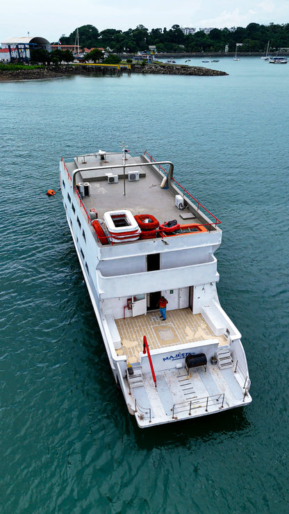 Yate 105' Majestic