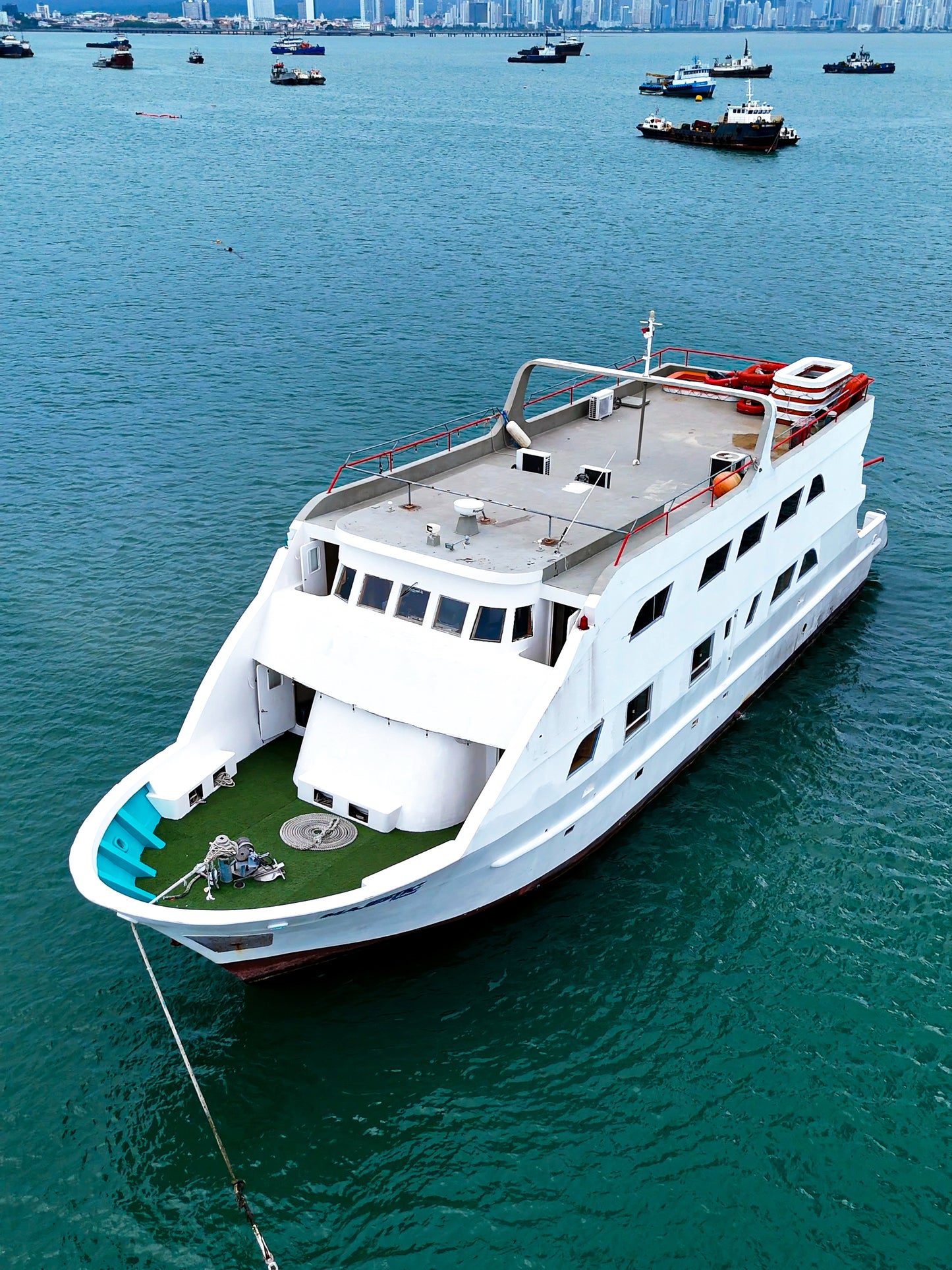 Yate 105' Majestic