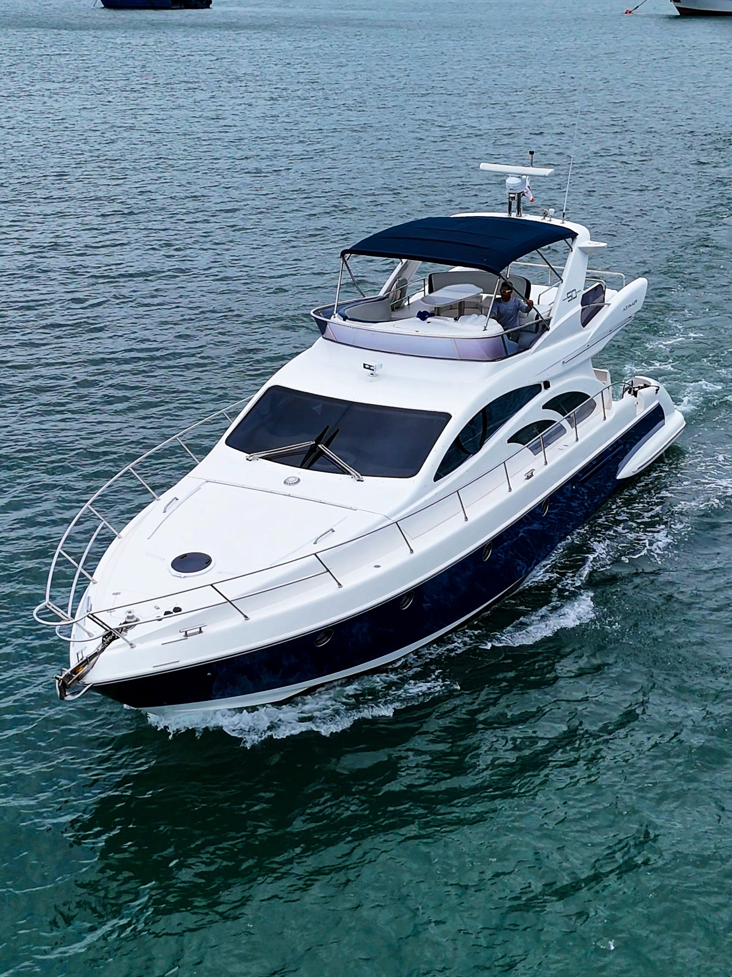 Yate 50' Azimut