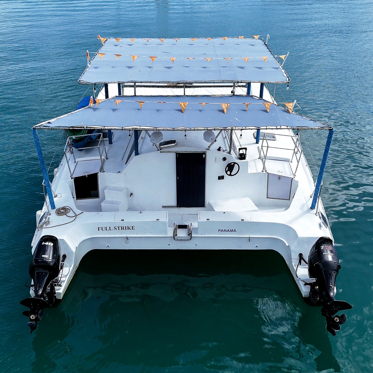 Catamarán 37'