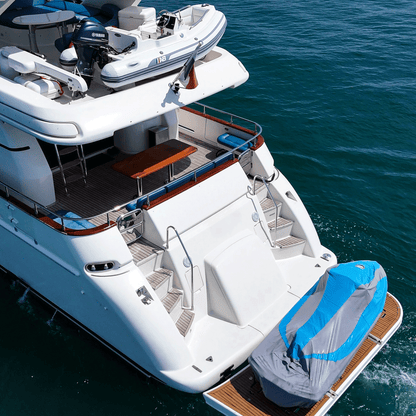 Azimut 70' Yacht