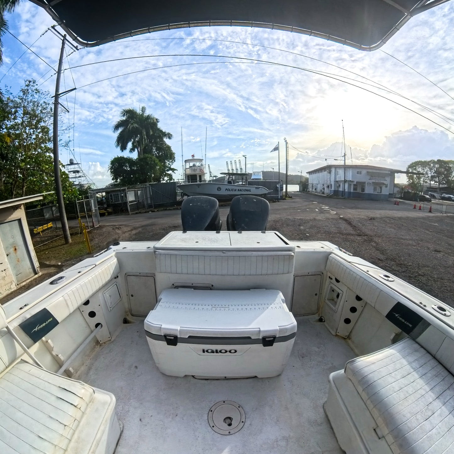 Pro-Line 27' Speedboat