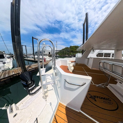 Catamarán 45' Atomic