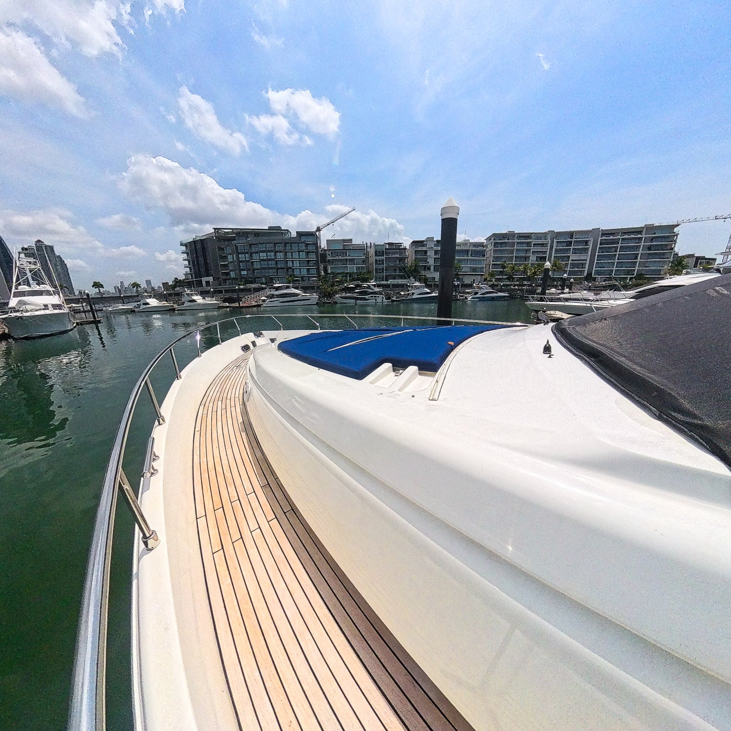 Yate 80' Ferretti