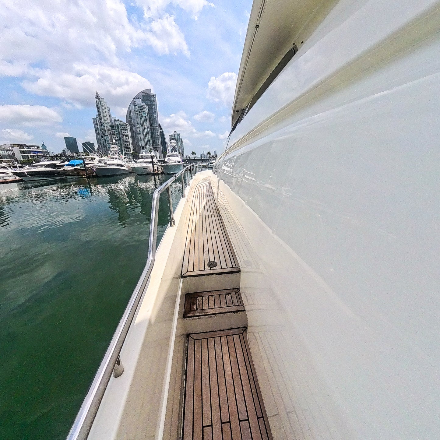 Yate 80' Ferretti