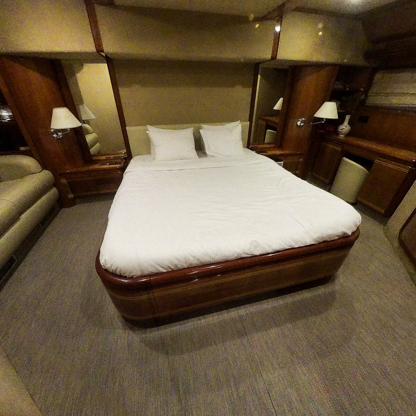Yate 80' Ferretti