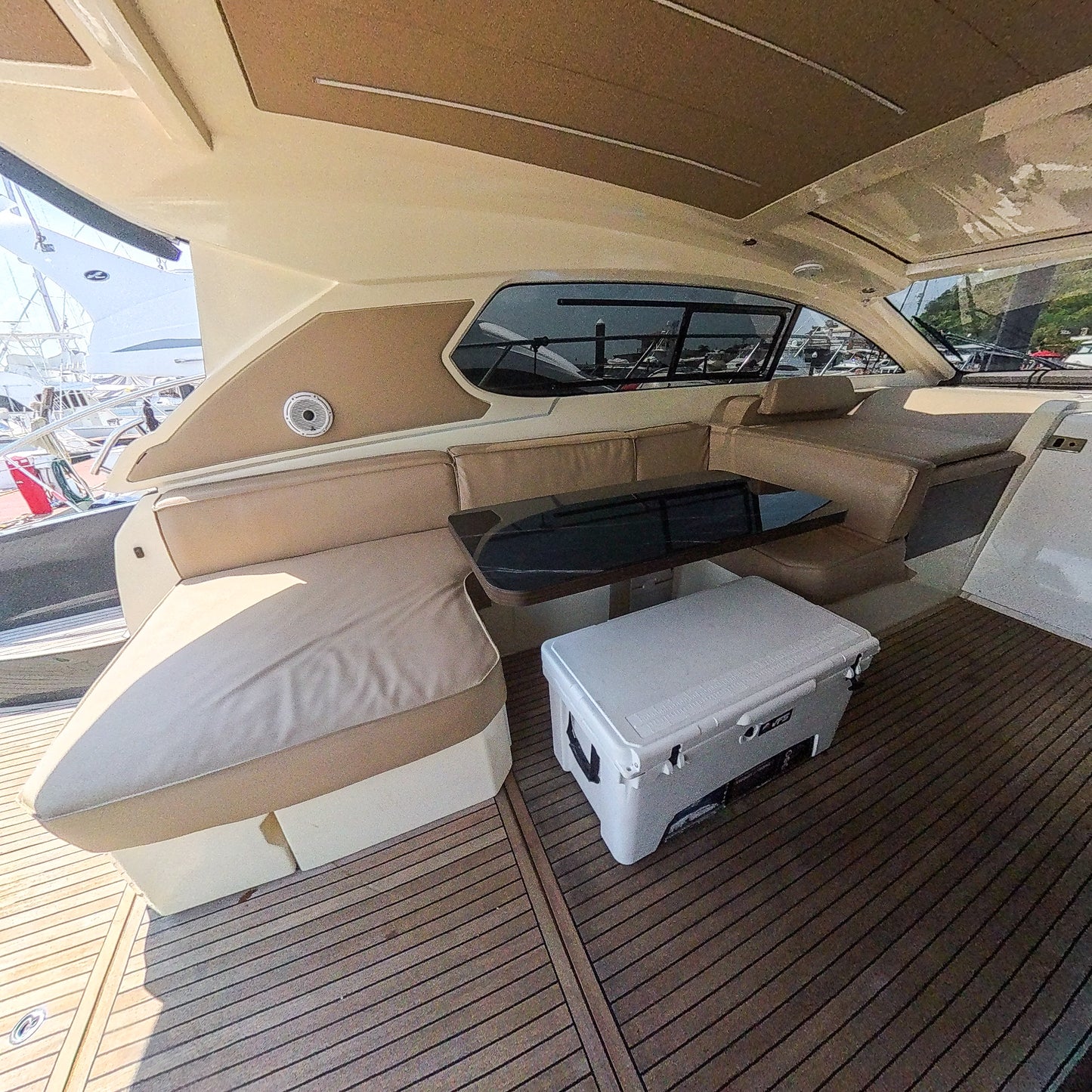 Yate 52' Azimut