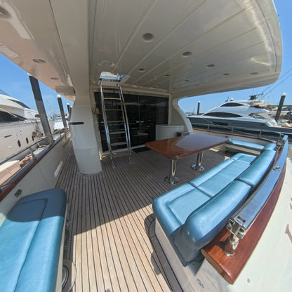 Yate 70' Azimut