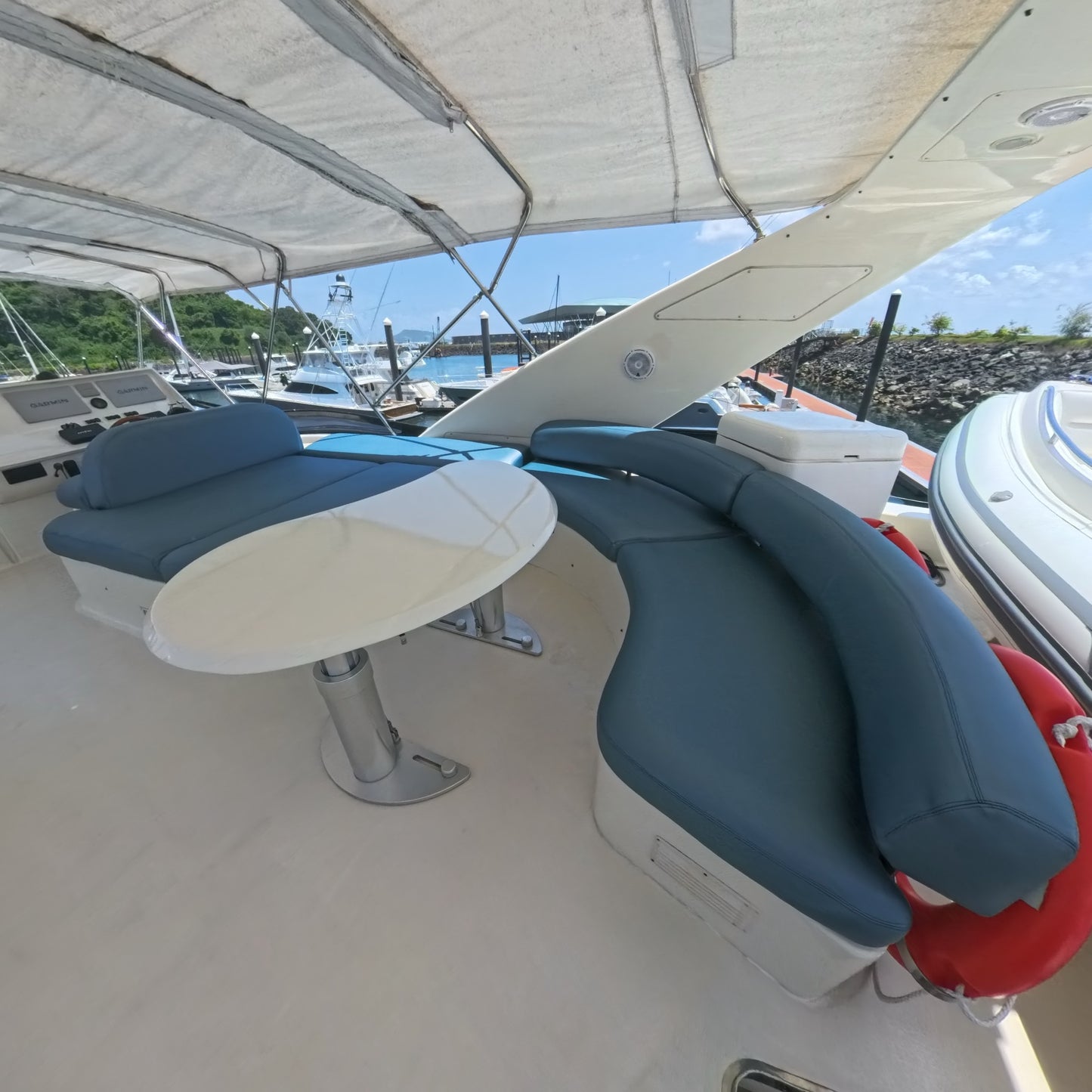 Yate 70' Azimut