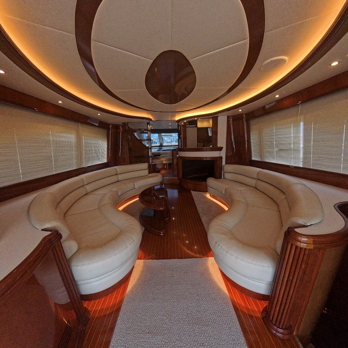 Yate 70' Azimut