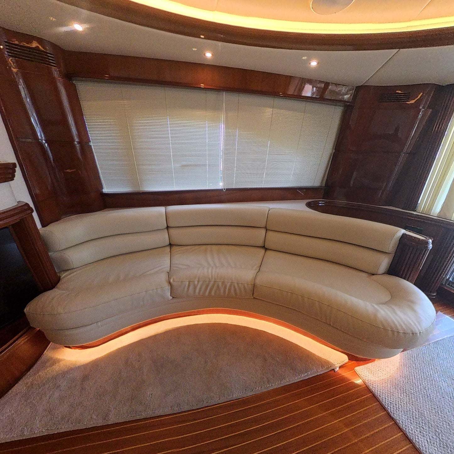 Yate 70' Azimut