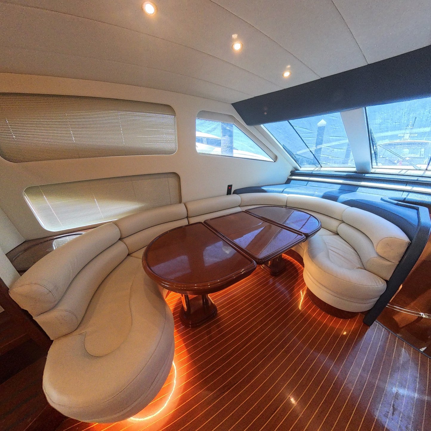 Yate 70' Azimut