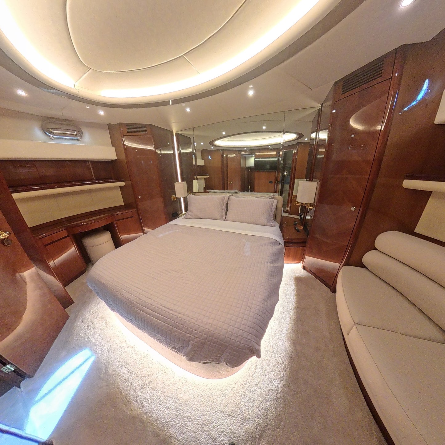 Yate 70' Azimut
