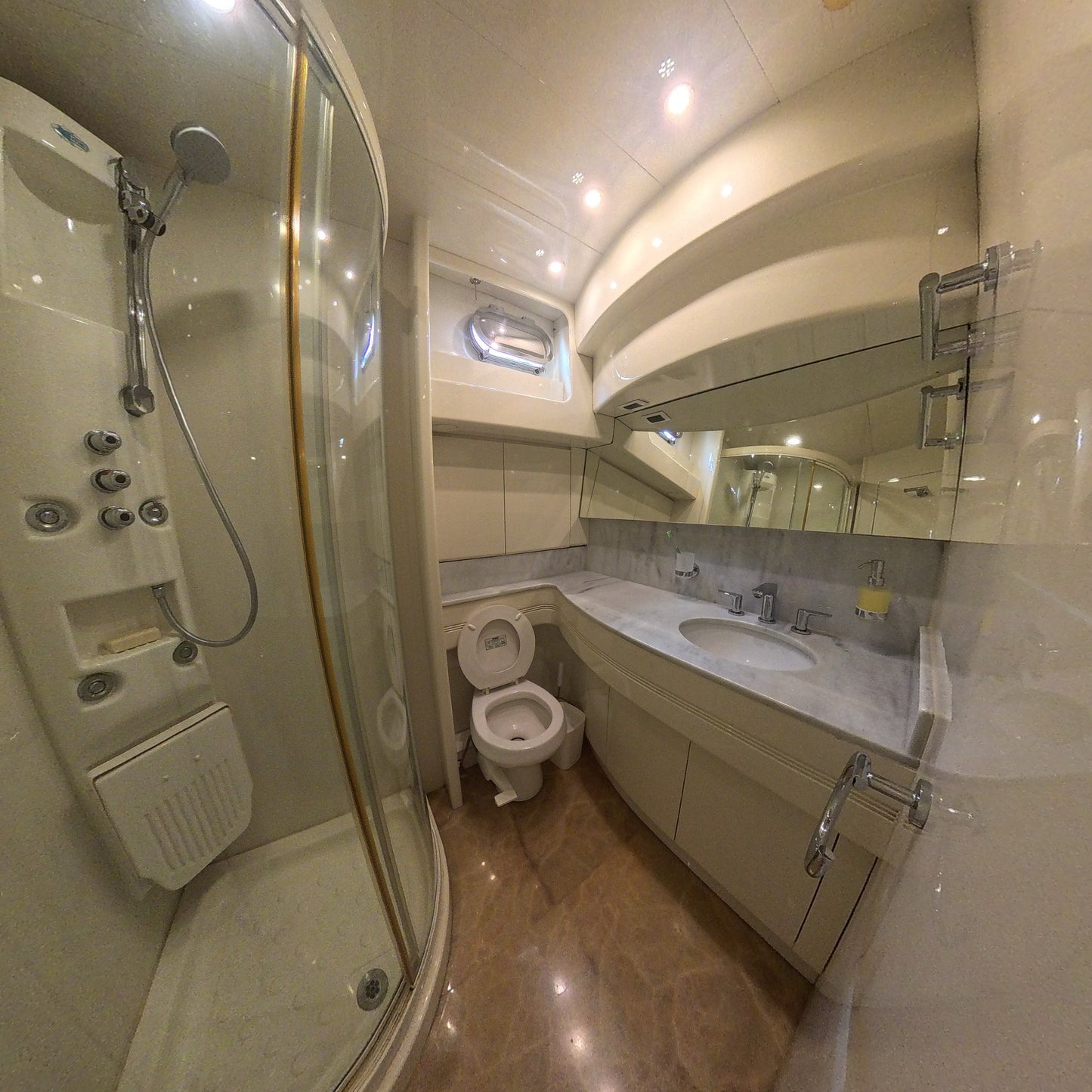 Yate 70' Azimut