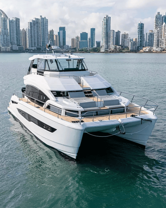 Catamarán 54' Aquila