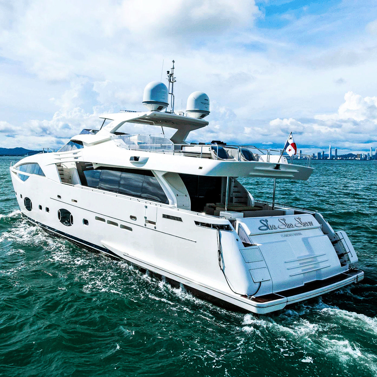 Yate de Lujo 100' Ferretti