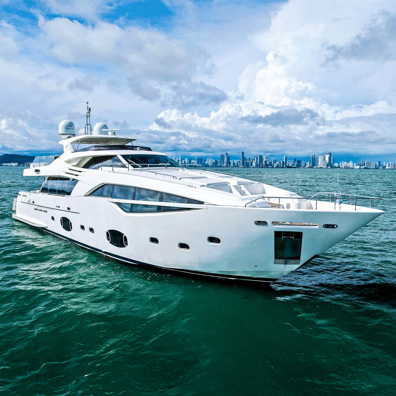 Yate de Lujo 100' Ferretti