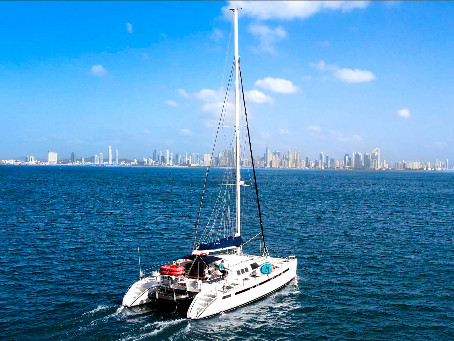 Catamarán 56'