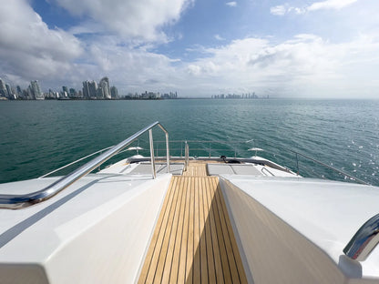Catamarán 54' Aquila